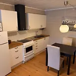 Leilighet 2 Roms Kjellerleilighet Med Separat Soverom *
