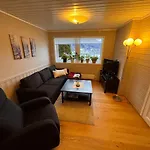 2 Roms Kjellerleilighet Med Separat Soverom Luster