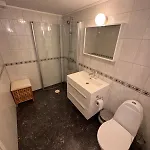 2 Roms Kjellerleilighet Med Separat Soverom *