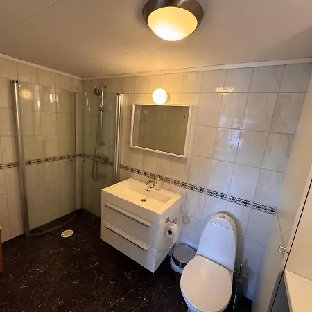 2 Roms Kjellerleilighet Med Separat Soverom