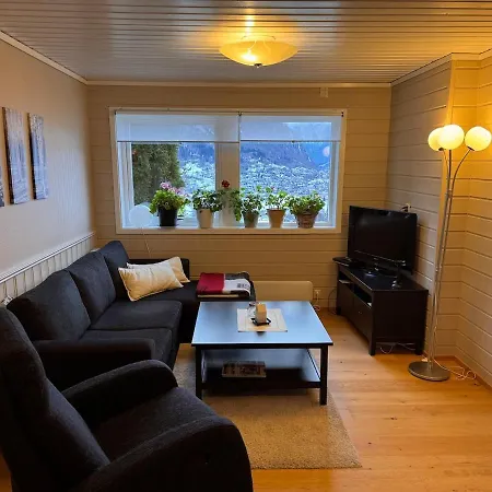 2 Roms Kjellerleilighet Med Separat Soverom Daire