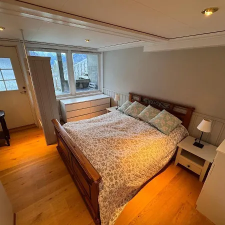 Daire 2 Roms Kjellerleilighet Med Separat Soverom Luster