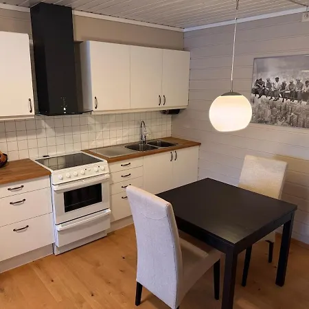 Lägenhet 2 Roms Kjellerleilighet Med Separat Soverom