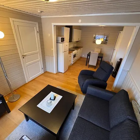 2 Roms Kjellerleilighet Med Separat Soverom