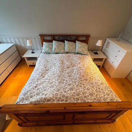 2 Roms Kjellerleilighet Med Separat Soverom 公寓 Luster