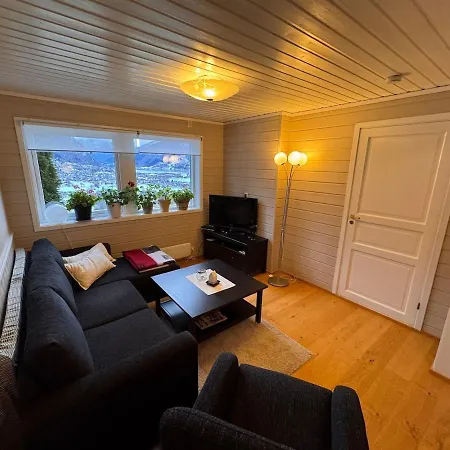 Apartmán 2 Roms Kjellerleilighet Med Separat Soverom