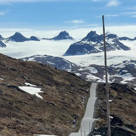 2 Roms Kjellerleilighet Med Separat Soverom Lägenhet *