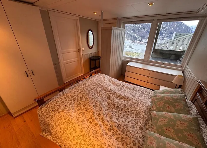 2 Roms Kjellerleilighet Med Separat Soverom *