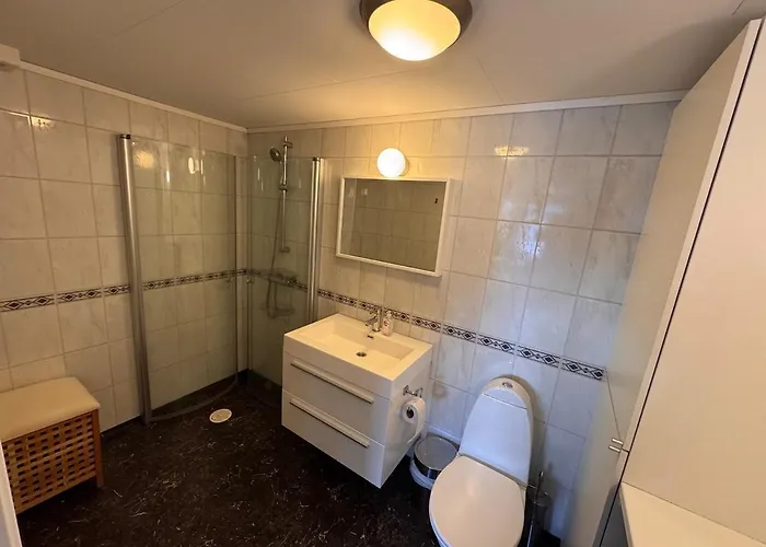 2 Roms Kjellerleilighet Med Separat Soverom