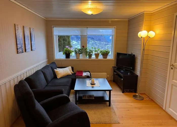2 Roms Kjellerleilighet Med Separat Soverom Daire