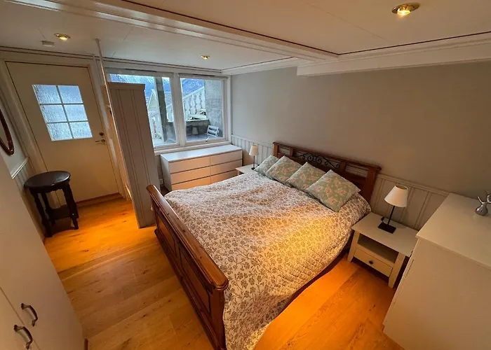Daire 2 Roms Kjellerleilighet Med Separat Soverom Luster